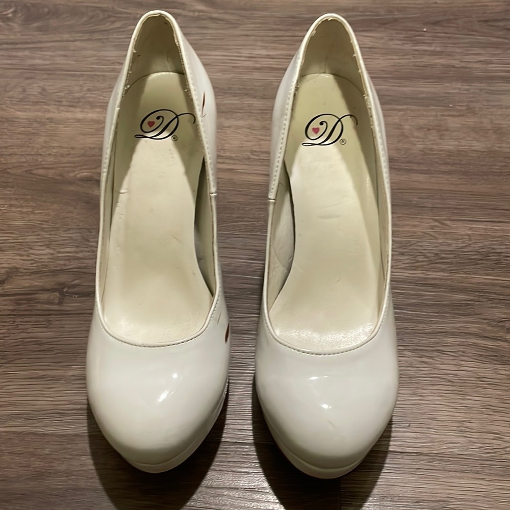 Shiny white size 6 1/2 heels